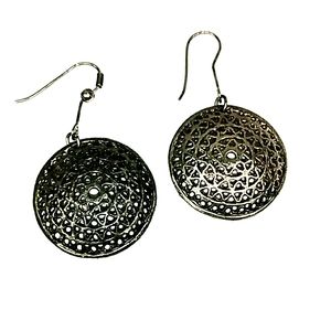 Silver round dangle earrings